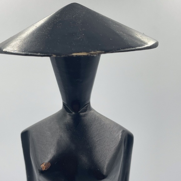 Vietnamese woman statue hand carved lacquerware with mother of Pearl inlay - Picture 9 of 9